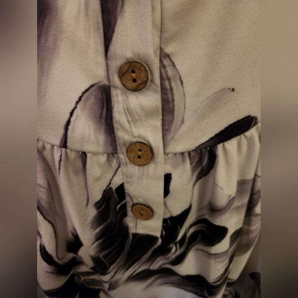 2X long sleeve top - Picture 3 of 3